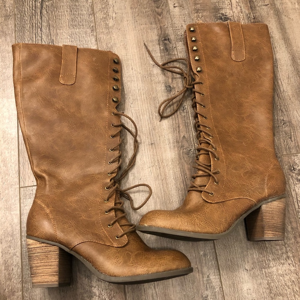 Women’s boots 8 1/2